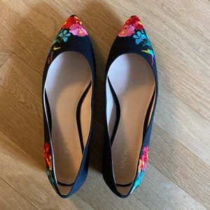 Nine West Floral Embroidered Point Toed Flats